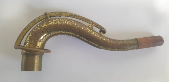 Nek tenor saxofoon (1)